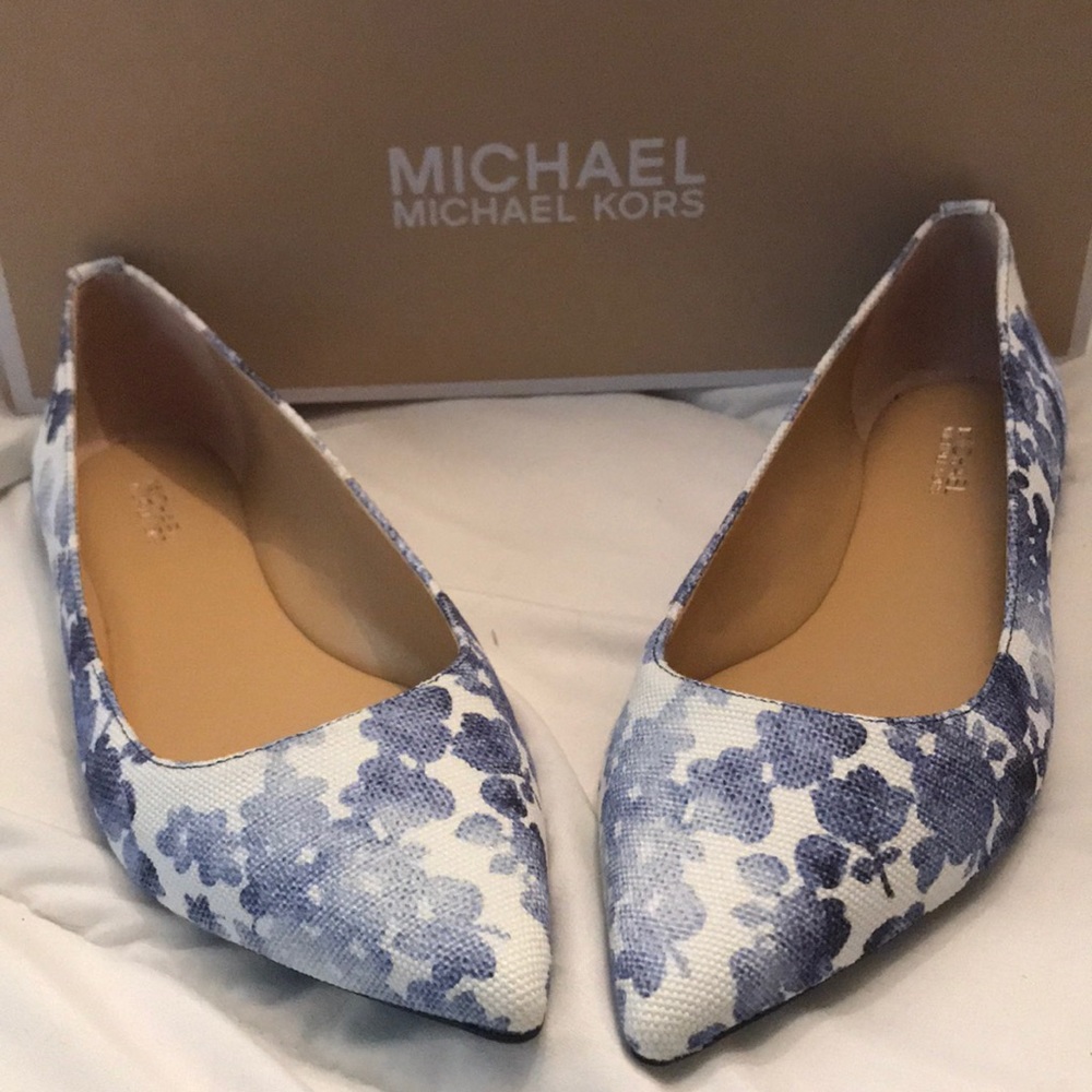 Michael Kors Arianna Flat / no box